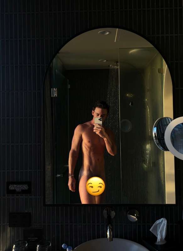 hotel bathrooms make me fckn horny