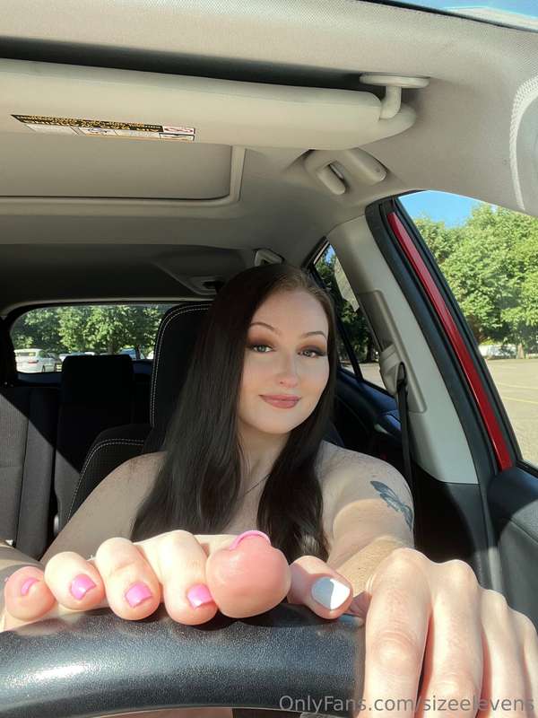 WYD if I you pull up next to me and catch me taking pics of .. 6