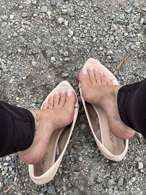 Ahhh I just love it can’t stop taking photos of my toes 😂 2