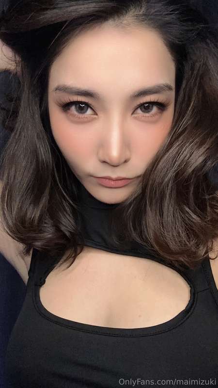 Can you resist my eyes? 🖤 3
