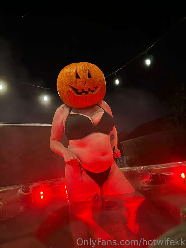 On/Off Pumpkin head hot tub edition!