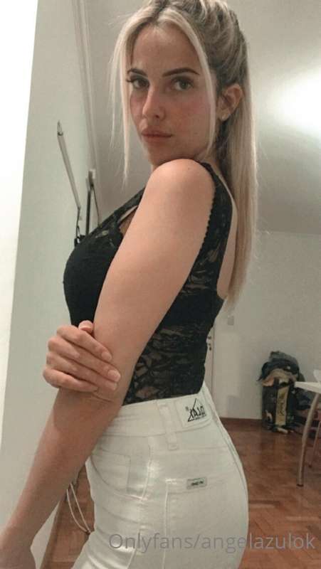 Hi baby 😍#AD @ Hi baby 😍#AD @angelazulok   🔥🔥Online 24/7🔥🔥  ..