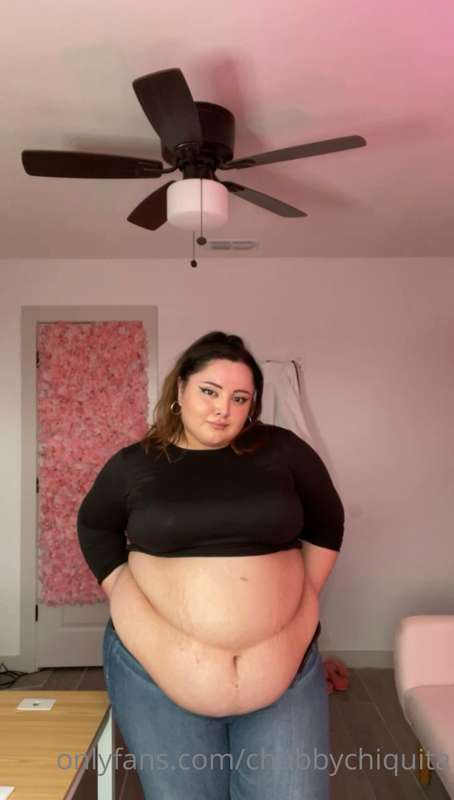 tryin on a few outfits! half the vid is me struggling to get.. 1
