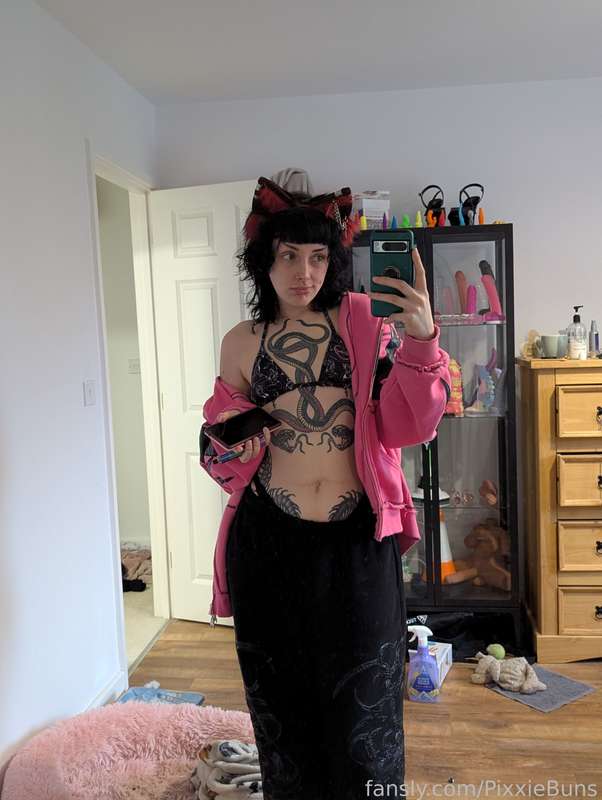 Pixxiebuns - Fansly - 03 Feb, 2025 1
