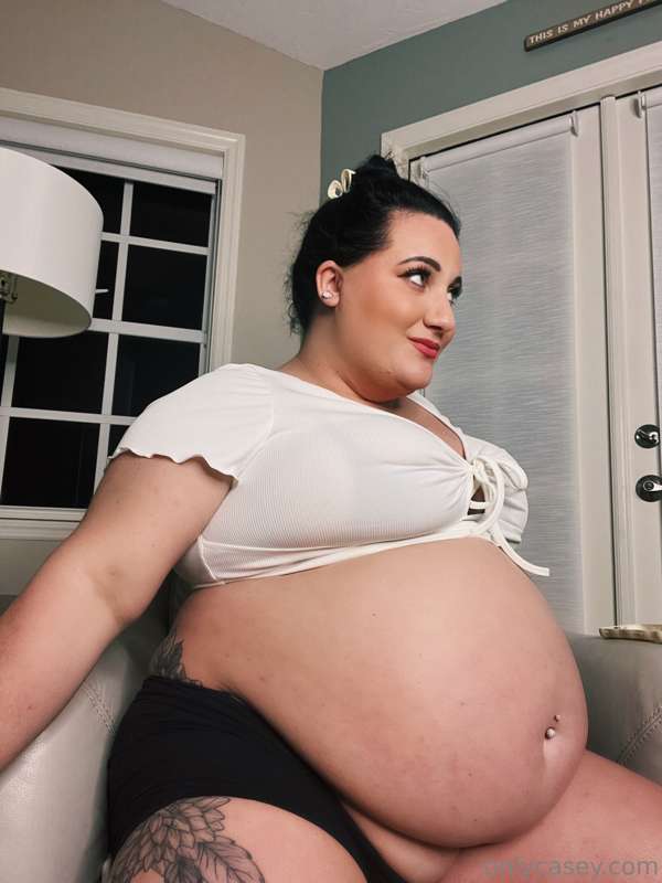 It’s the way my fupa spills out of absolutely EVERYTHING now.. 2