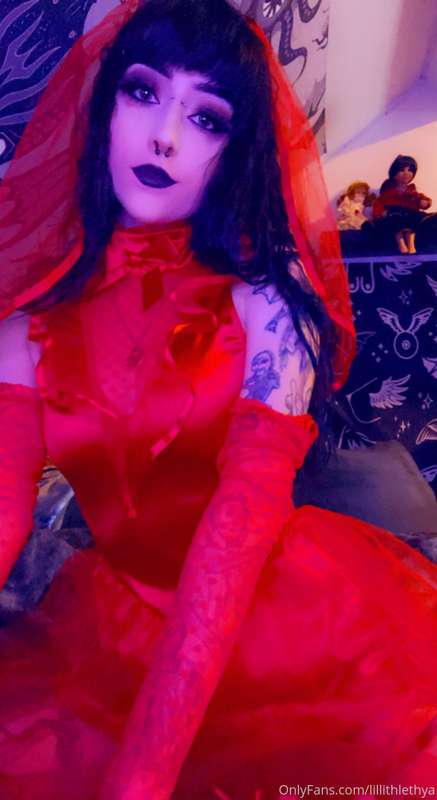 💦❤️ Lydia Deetz needs help taking the dress off ❤️💦 9