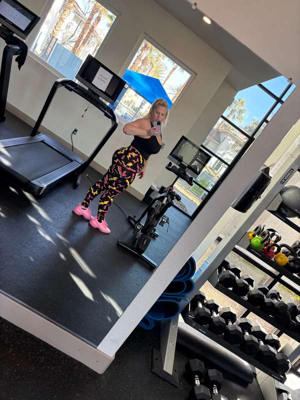 Happy Monday ✨💕🤸🏻‍♂️  1