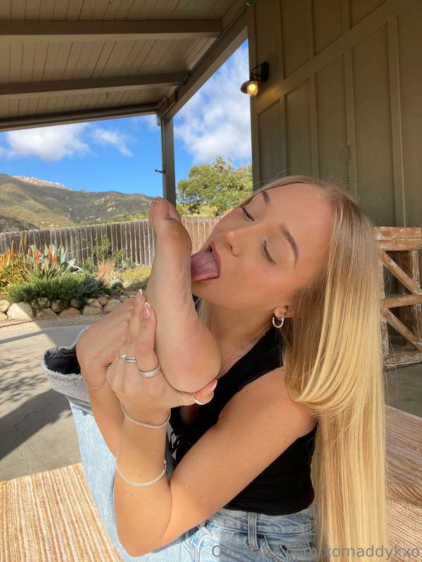 you, me…. foot worship session?🔥✨🥰 21
