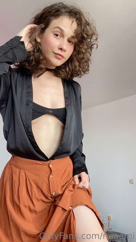 I'm walking a little today. do you like my outfit? 👉👈 😋

@na.. 1