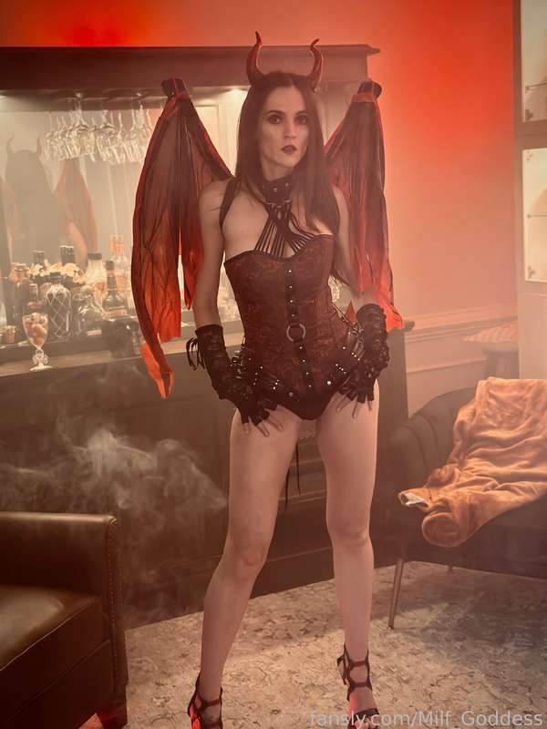 Milf_Goddess - Fansly - 02 Nov, 2024 12
