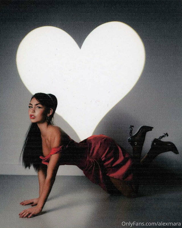 Valentine’s Day Mood?
Shot by @onlysammm