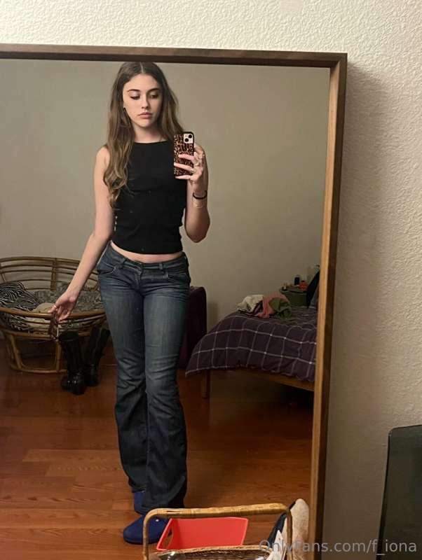 Would you fuck me on the chair, bed, or floor? 🤭
