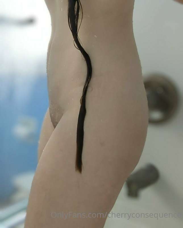 Wet Wednesday but with a twist! This isn't my shower I'm get..