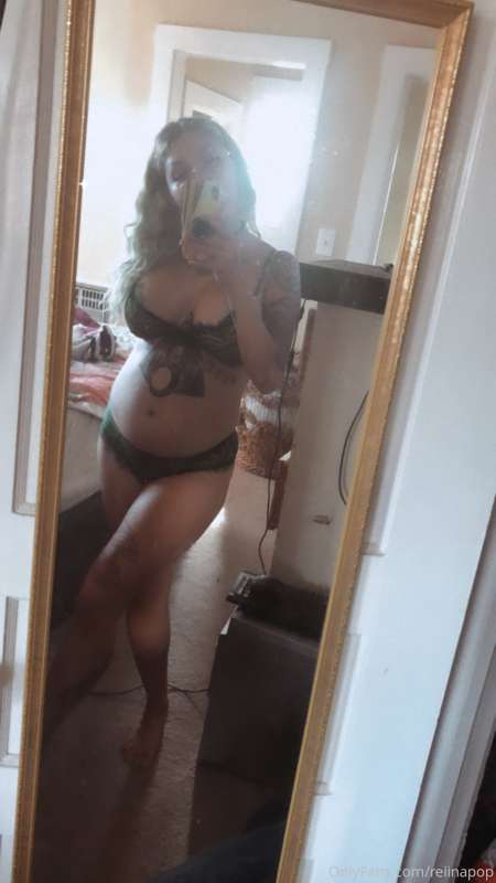 filling up my belly and playing with my curves 🥰 should I do.. 21