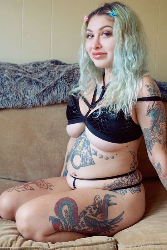 blackstrap molasses // thicc bimbo feedee 💕💖 34