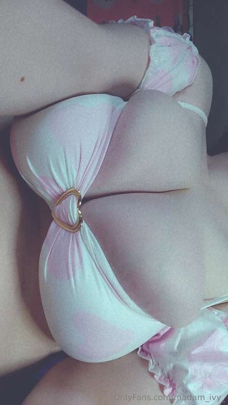 Gonna take more pics once I get a bottom that matches uwu bu.. 4