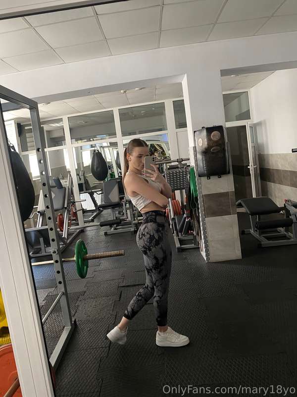 I'm exercising my legs today😎