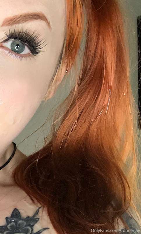 Oooo...there’s cum in my hair 😳
See the uncropped pic on my ..