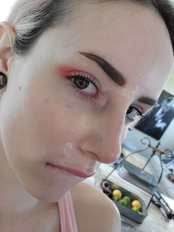 Cummies on my face 🤤 I sent a full length hard fucking and t.. 5