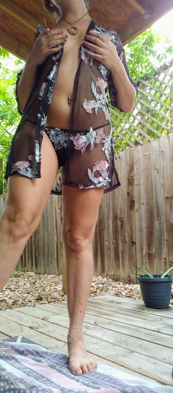 I should leave the house today but I have so many pictures f.. 2