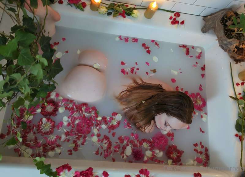 I made this very special boudoir style photo set just for On.. 10