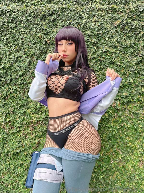 Swipe to undress Hinata Hyuga 🥹👉👈
What’s your favorite Narut.. 12