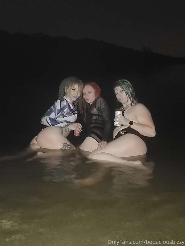 How many of you wish you were my hommie and got to snap thes.. 4