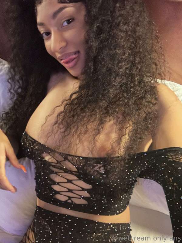 FIRST BBW 👏🏽 if she got her makeup or hair done content woul.. 23