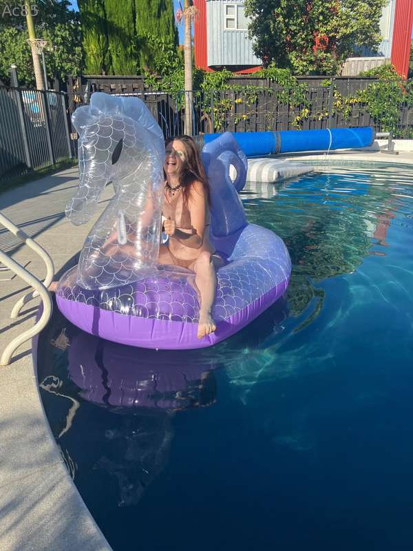 Omg you have a rubber ducky in your pool! I ran out of my fr.. 2