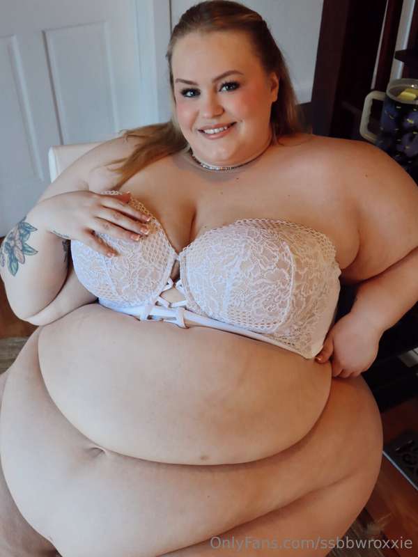 Staying late at work is no fun, but your sexy fat secretary .. 12