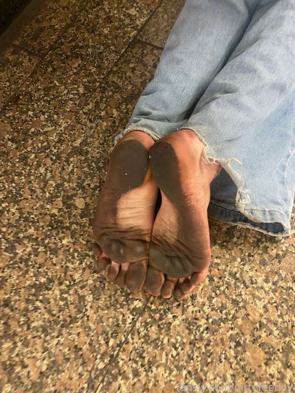 Dirtyfeetlily - Fansly - 2025-04-30T11:30:15