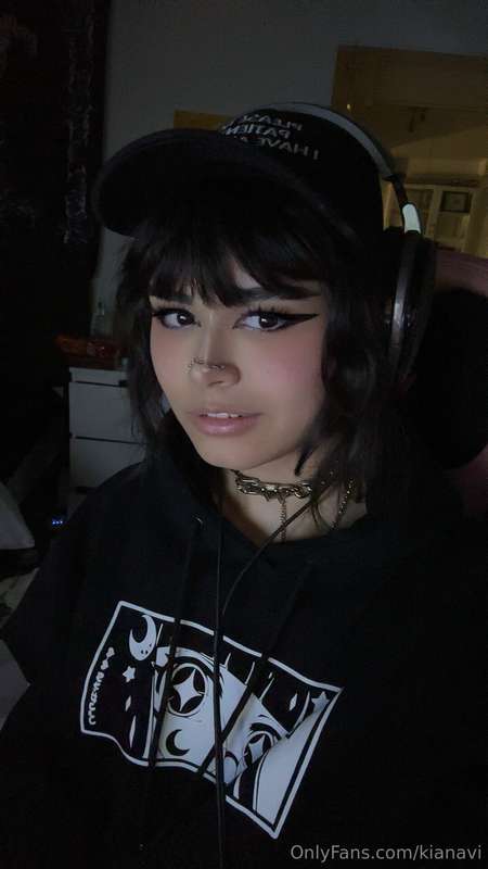 Some pics of me I just took 💕

Are there any needy boys and .. 1