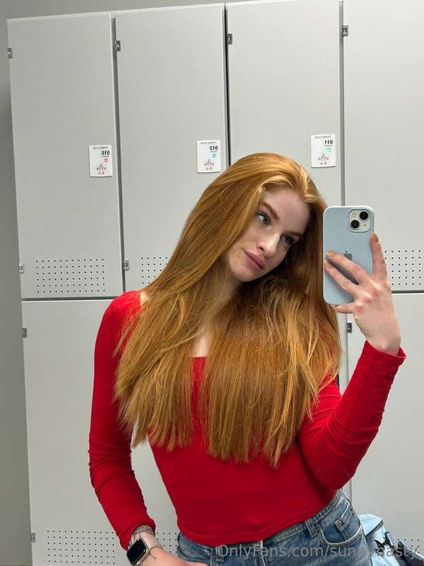 tоdааy’s mооd cоlоr?….dеfіnіtеlу fіrеrеd🤤