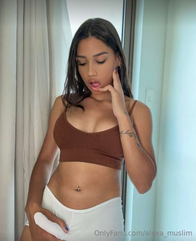 FREE SUBSCRIPTION 🫦The hottest girl with big tits @ana_offic..
