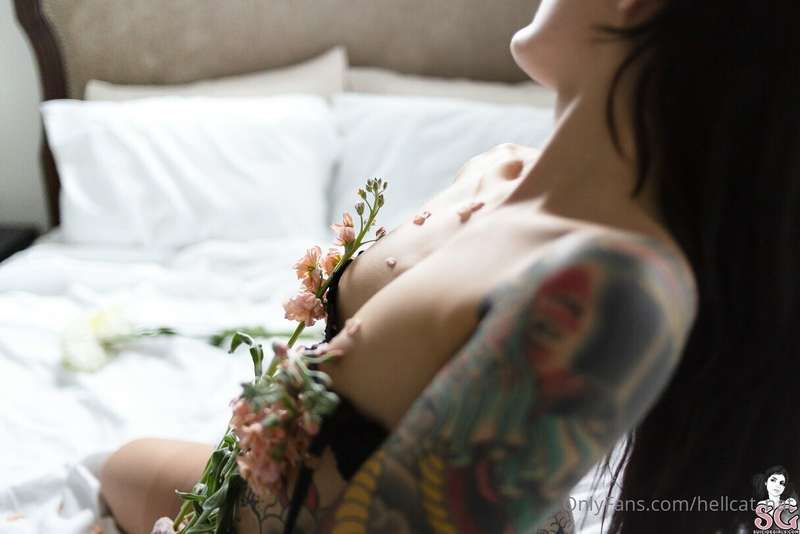 Good Moaning to my favorite people 😍 It’s Titty Tuesday!! I .. 10