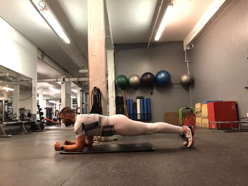 lemme plank right down on your face