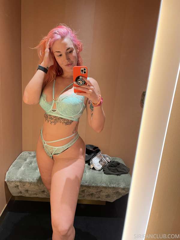 Tried on some lingerie today 🐈‍⬛☺️