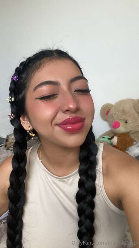 Hahaha I don't know how to wink. 🩵🥲