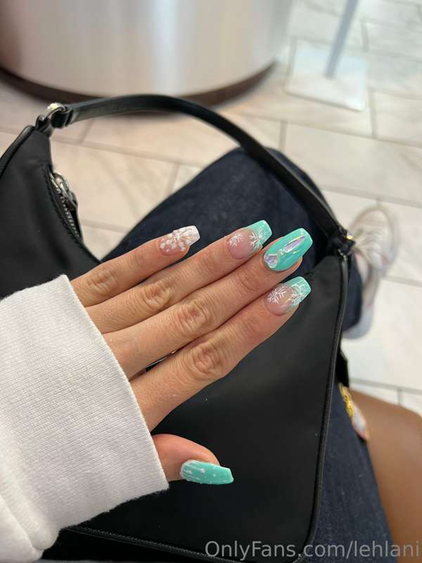 Gosh I love my hand nails so much too 😍😍😍