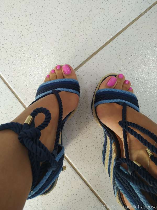 I just did these pics. This pink nails got perfect with thes.. 5