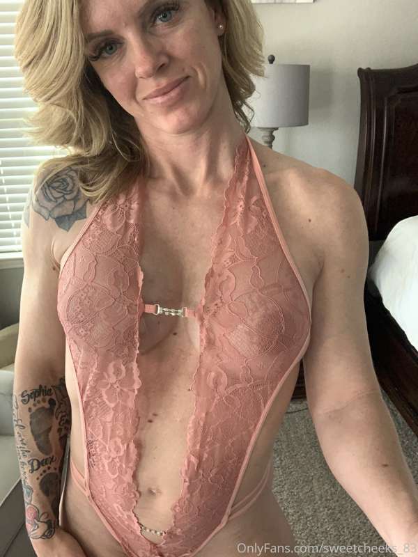 Took a few photos in this new lingerie. Tell me what you thi.. 8