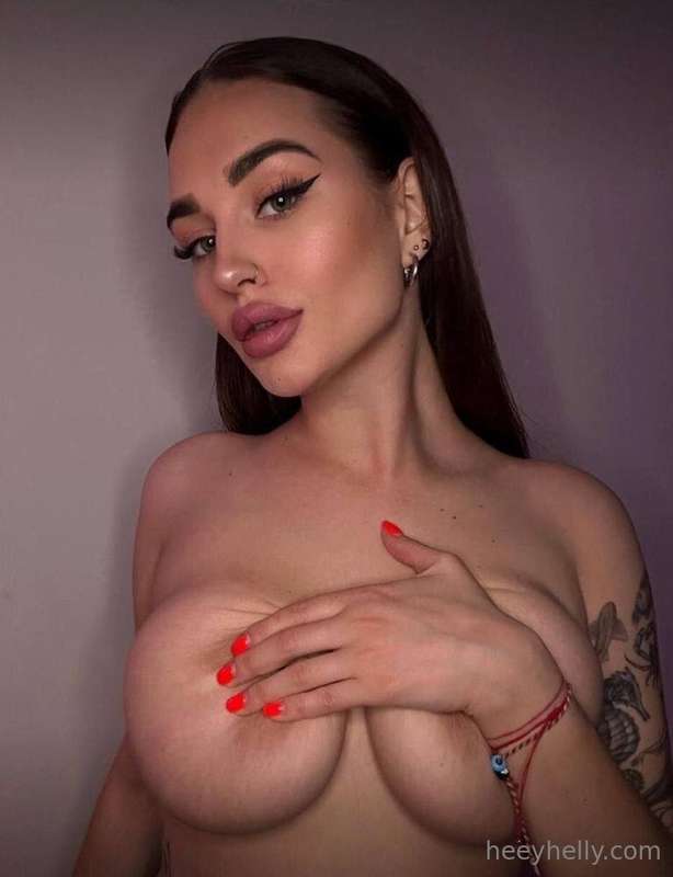 🔥𝗙𝗥𝗘𝗘 𝗢𝗡𝗟𝗬 𝗡𝗢𝗪 Look at that hottie with the juicy tits @naty..
