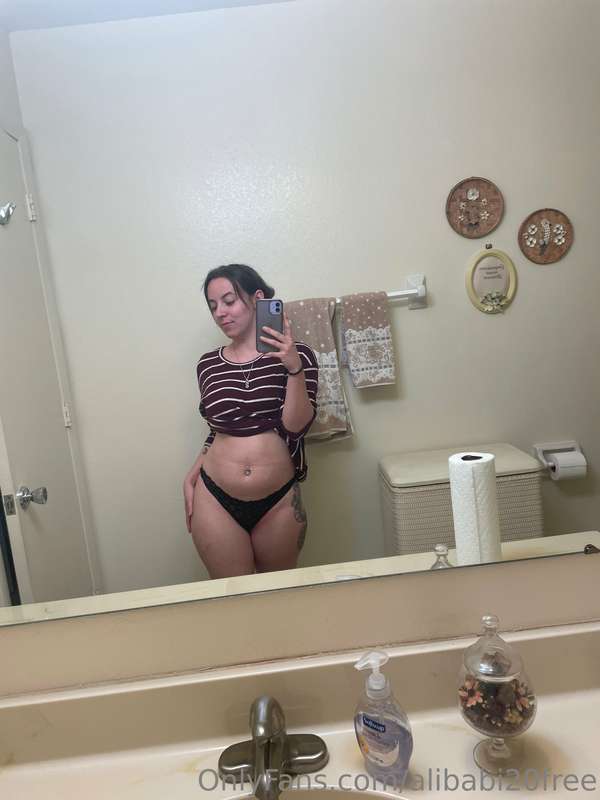 # Hey baby 🤤 👇🏼  ‎   This is my _free_ page… my ***VIP page*..