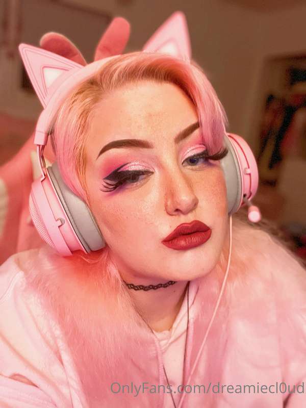 Bow down and worship me. 🌸✨