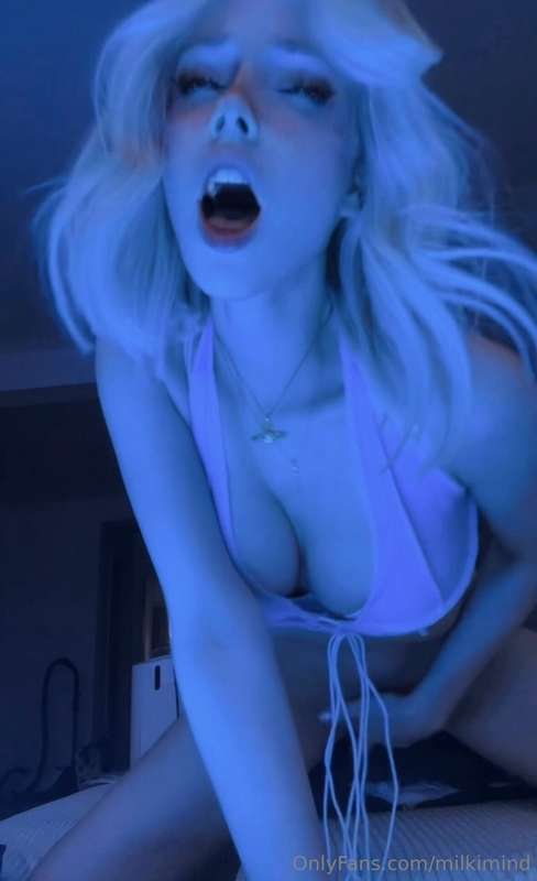 want to make me the best b-day gift ? check ur DMs and cum w..