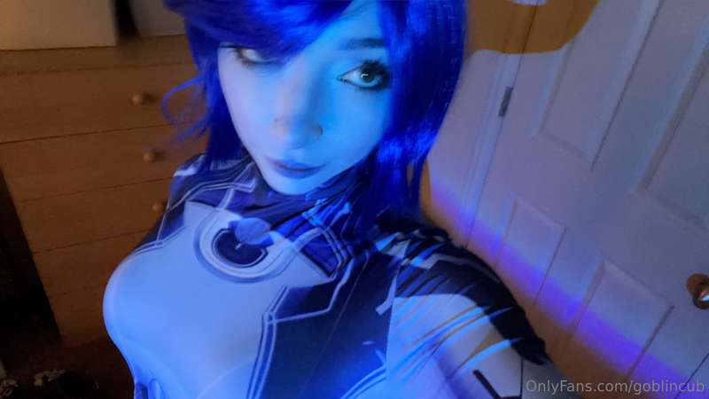 I wanna post cortana pics, but sadly they are NOT NSFW they .. 2