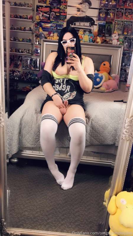 Nerdy Girl Cock for your worshiping pleasure 🐔🤓 1
