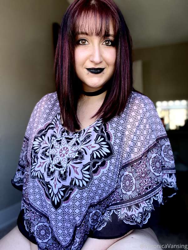 Turns out I can pull off black lipstick. What do you think?
.. 3