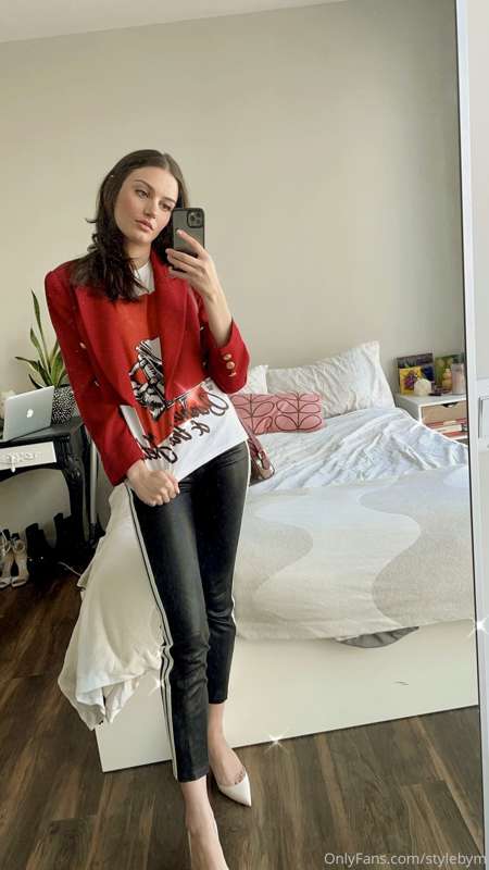 Loved my outfit today💋

What is your favorite format for mai..