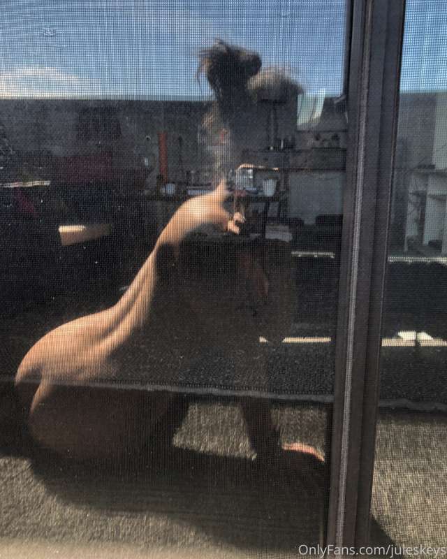 If the suns out then so are these buns 🍑